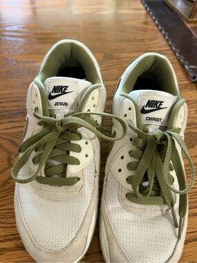 Nike women’s  White and Olive Green shoes